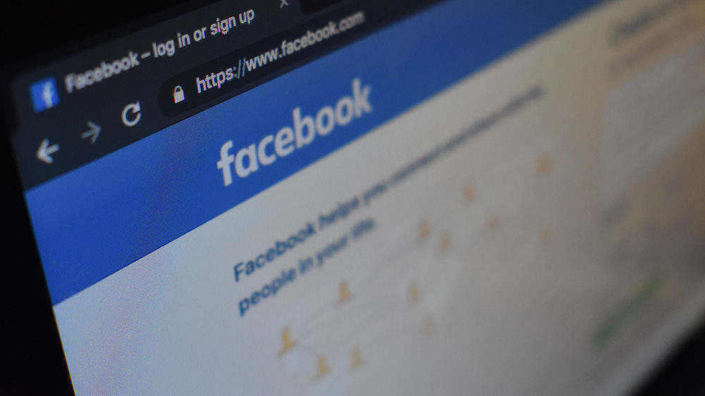 扎克伯格似乎承认Facebook是媒体公司 但不是传统的